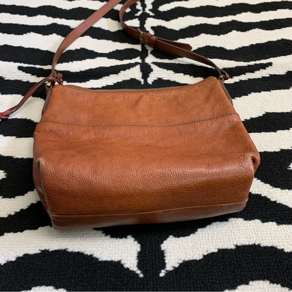 Fossil Amelia Brown Leather Crossbody Bag - Picture 3 of 10